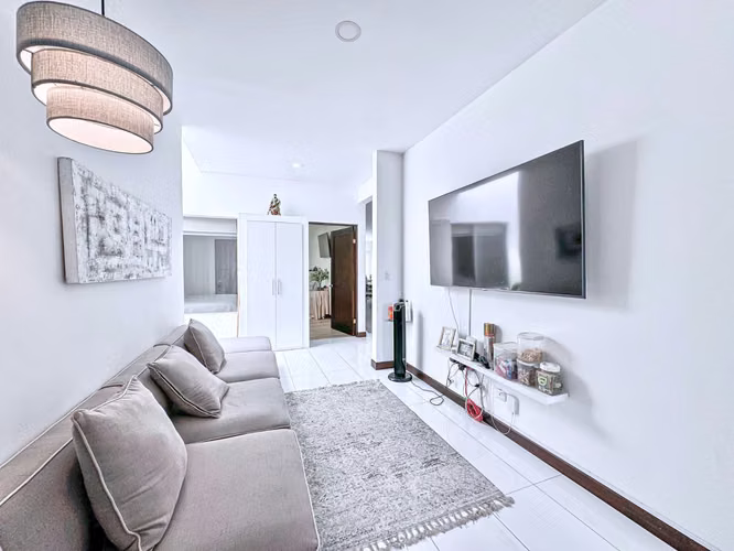 Casa Luz one level home with pool for sale in Escazu - Imagen 15