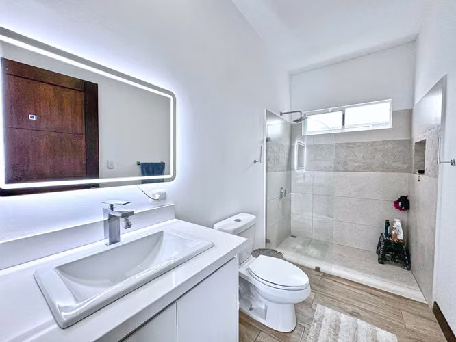 Casa Luz one level home with pool for sale in Escazu - Imagen 19