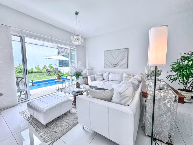 Casa Luz one level home with pool for sale in Escazu - Imagen 6