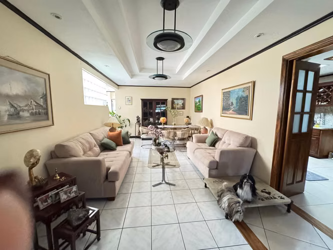 OPORTUNIDAD VENTA DE CASA AMPLIA Y EXCELENTE ESTADO EN ROHRMOSER - Imagen 3