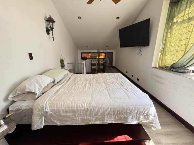 OPORTUNIDAD VENTA DE CASA AMPLIA Y EXCELENTE ESTADO EN ROHRMOSER - Imagen 7