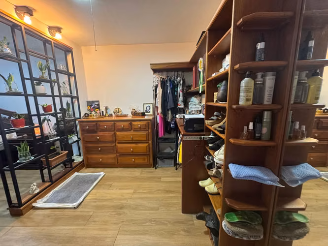 OPORTUNIDAD VENTA DE CASA AMPLIA Y EXCELENTE ESTADO EN ROHRMOSER - Imagen 8