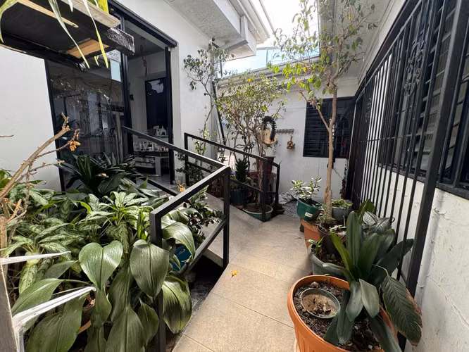 OPORTUNIDAD VENTA DE CASA AMPLIA Y EXCELENTE ESTADO EN ROHRMOSER - Imagen 17