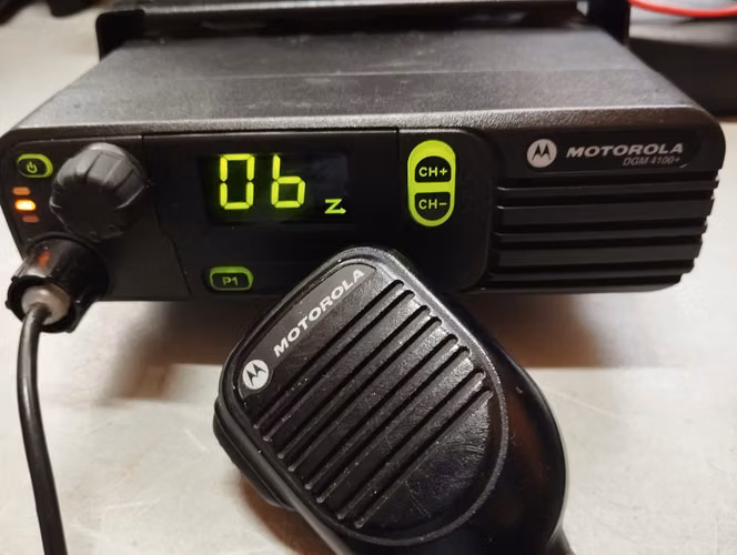 venta radio digital Motorola DGM4100+