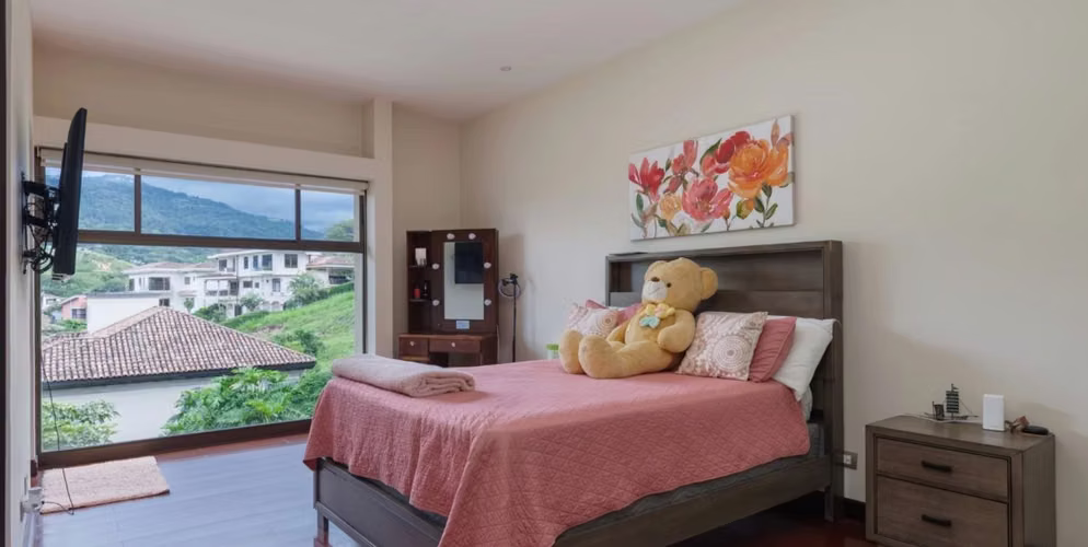 Lujosa Residencia Amueblada con Vistas Panorámicas en Cerro Real, Escazú - Imagen 18