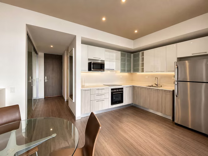 Apartamento en Venta Santa Ana | Amueblado, Oficina y 2 Parqueos - Imagen 4