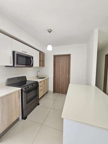 Apartamento en Primera Planta con Jardín Privado | San Nicolás de Bari, Santa Ana - Imagen 2