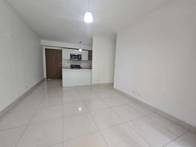 Apartamento en Primera Planta con Jardín Privado | San Nicolás de Bari, Santa Ana - Imagen 4
