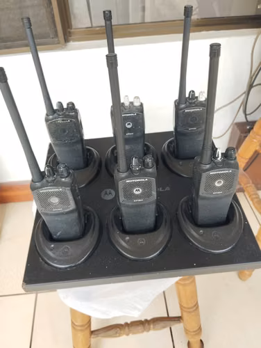 sale Motorola EP450 radios with multiple charger