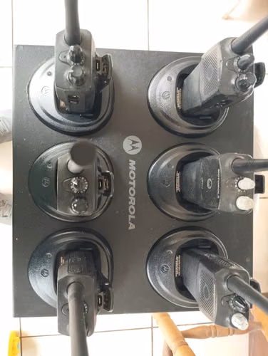venta radios Motorola EP450 con cargador multiple 