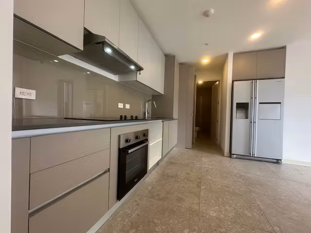 Bello Apartamento en Escazu Village en Alquiler