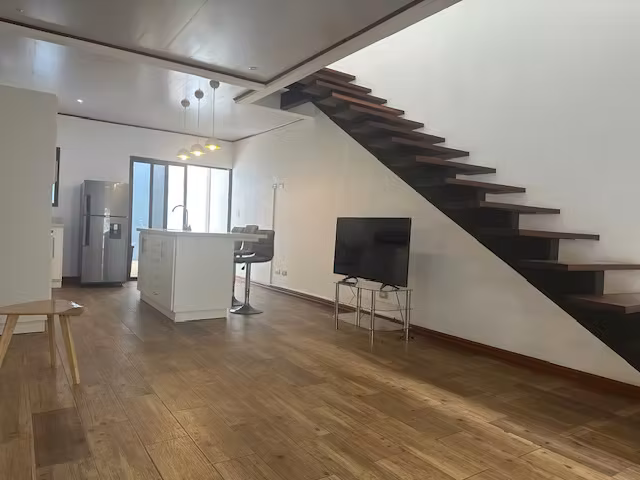 Moderna Casa con Ubicación Excepcional en Santa Ana 