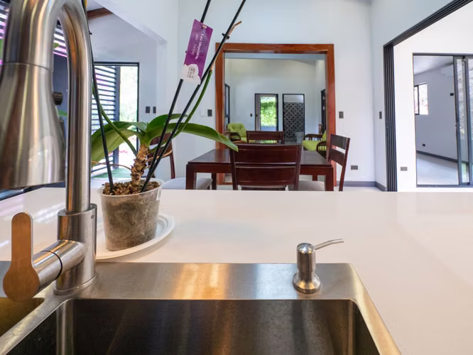 Casa en Venta 2 Habitaciones  Atenas | Comunidad Cerrada con Seguridad, Jacuzzi y Jardín | $275,000 - Imagen 18