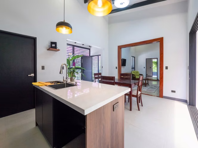Casa en Venta 2 Habitaciones  Atenas | Comunidad Cerrada con Seguridad, Jacuzzi y Jardín | $275,000 - Imagen 17