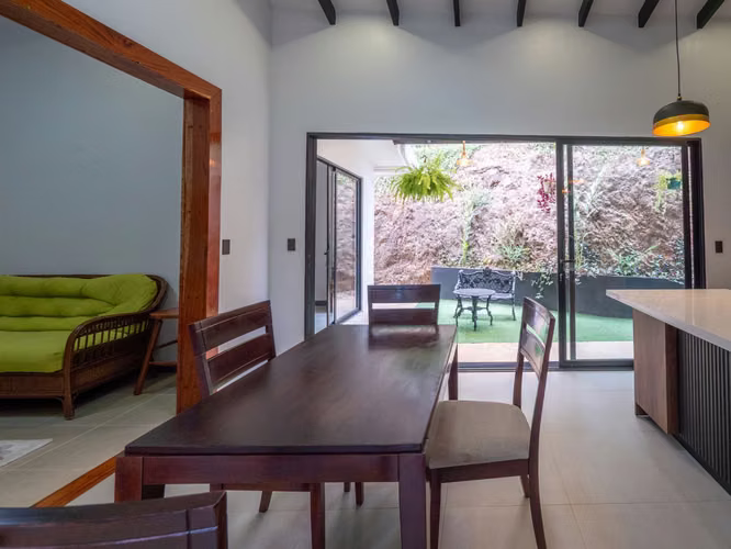 Casa en Venta 2 Habitaciones  Atenas | Comunidad Cerrada con Seguridad, Jacuzzi y Jardín | $275,000 - Imagen 16