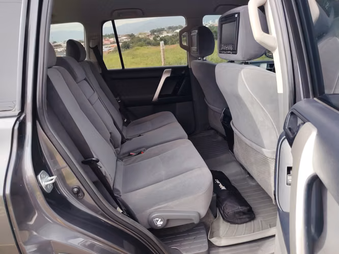 TOYOTA LAND CRUICER PRADO 