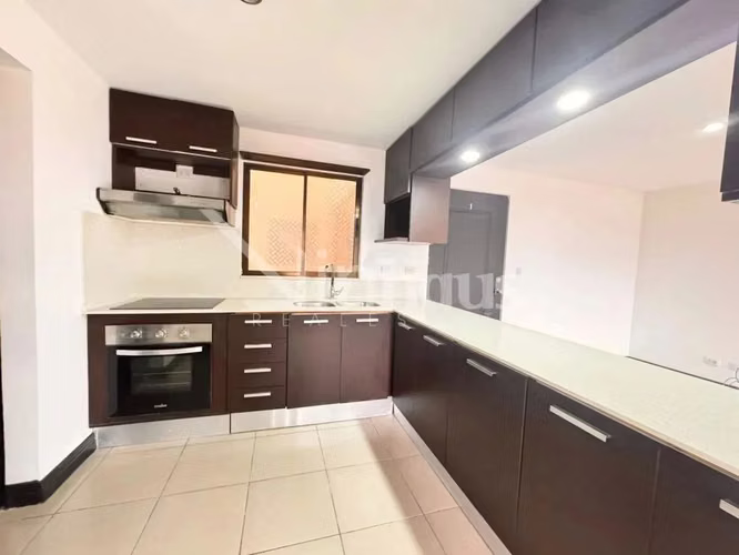  Amplio apto en alquiler en planta baja en Condominio Torres del Sol - Imagen 11