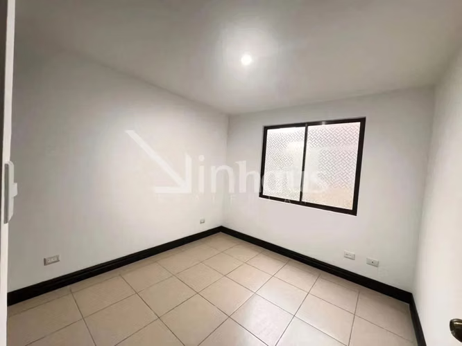  Amplio apto en alquiler en planta baja en Condominio Torres del Sol - Imagen 4