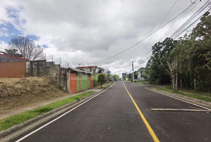 Venta de lote en residencial - Curridabat - Imagen 2