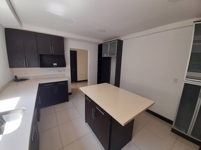 268A / Venta/ Casa / Grande y lujosa / Condominio Exclusivo - Imagen 3