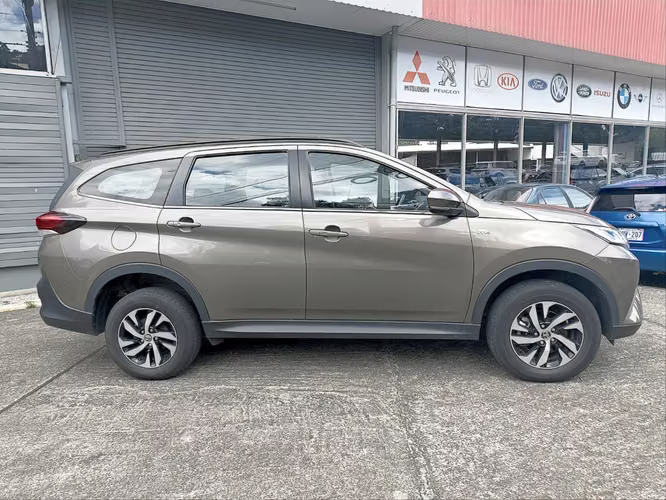 Toyota Rush G 2025 para 7 pax - Imagen 3
