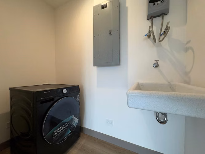 Apartamento Tipo Estudio Amueblado en Vive Tibás | Incluye Línea Blanca + Parqueo y Bodega