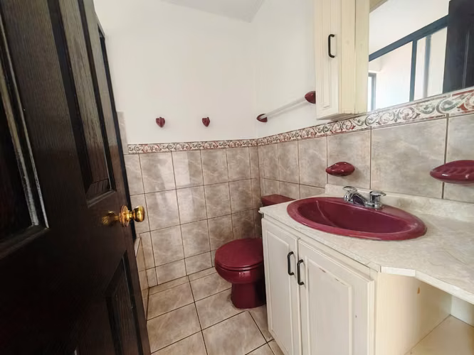 Se alquila casa en Sabana Oeste. - Imagen 5