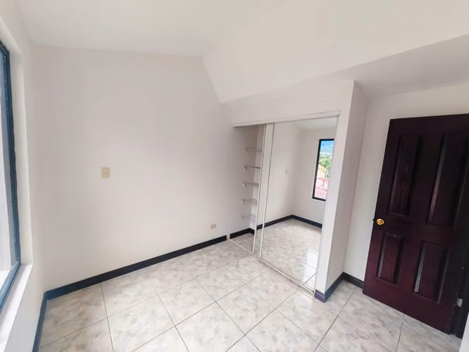 Se alquila casa en Sabana Oeste. - Imagen 6
