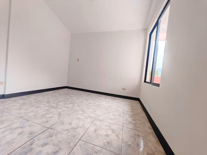 Se alquila casa en Sabana Oeste. - Imagen 3