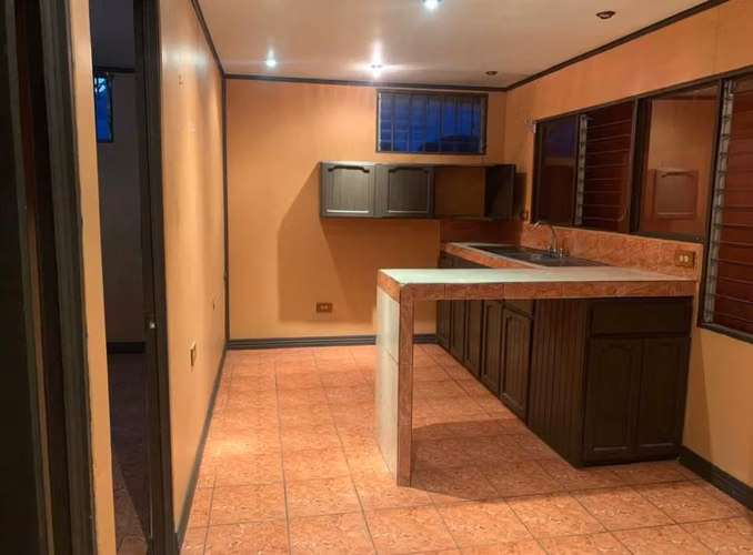 Se Vende Complejo de Apartamentos en Desamparados centro.  - Imagen 9