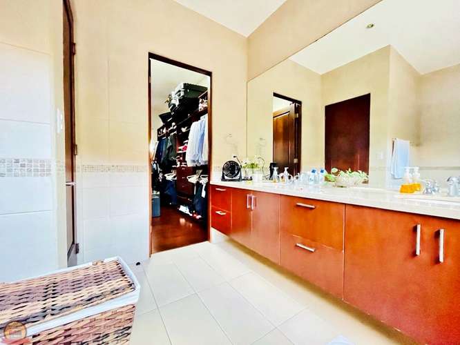 Casa de lujo de 1 nivel con 5Habs + Oficina | 780m² | Lindora Santa Ana - Imagen 14