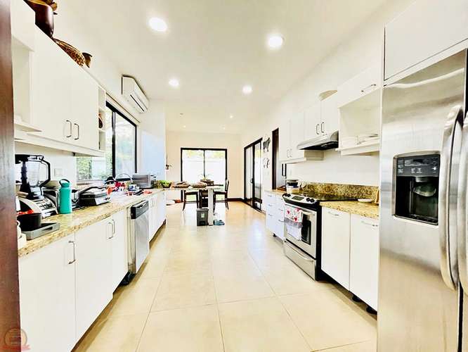 Casa de lujo de 1 nivel con 5Habs + Oficina | 780m² | Lindora Santa Ana - Imagen 5