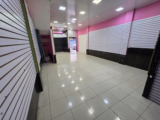 Alquiler de Local Comercial 150 metros Sur del BCR