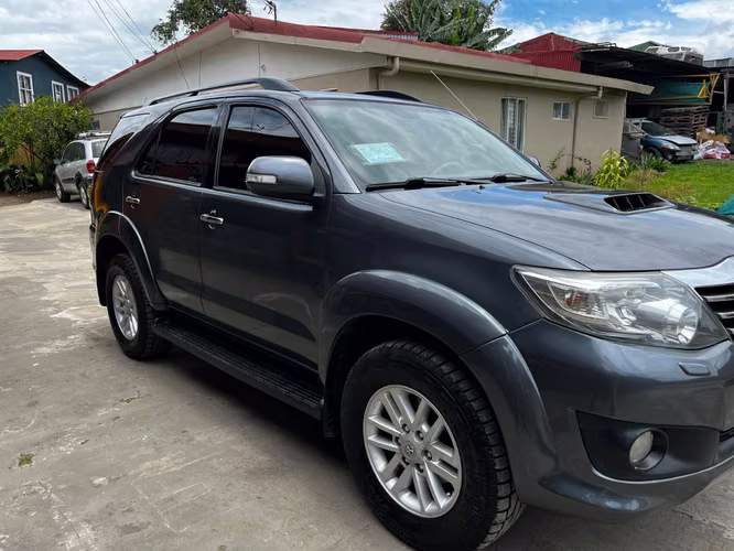Toyota Fortuner 