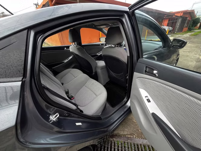 Hyundai accent  - Imagen 5