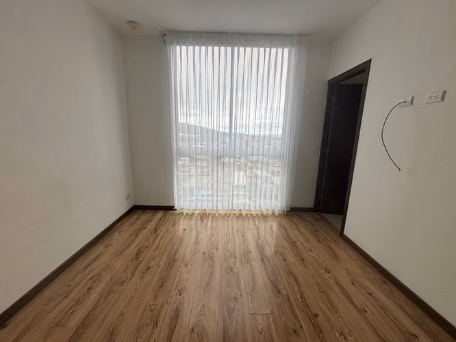 Ubicado en torre de 12 pisos con acceso inmediato al este y oeste, sobre Circunvalación y con localización estratégica. - Imagen 3