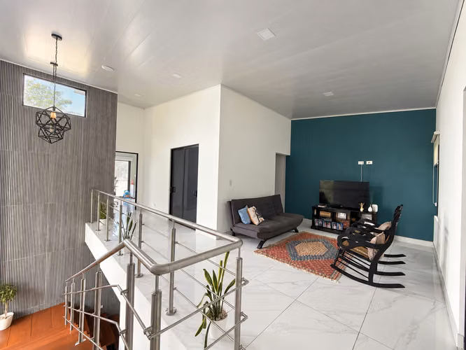 Venta de Casa Contemporánea con amplio terreno - Imagen 13