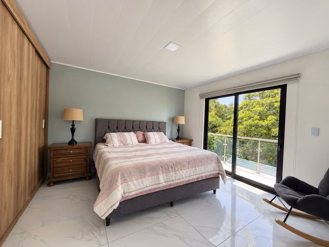 Venta de Casa Contemporánea con amplio terreno - Imagen 14