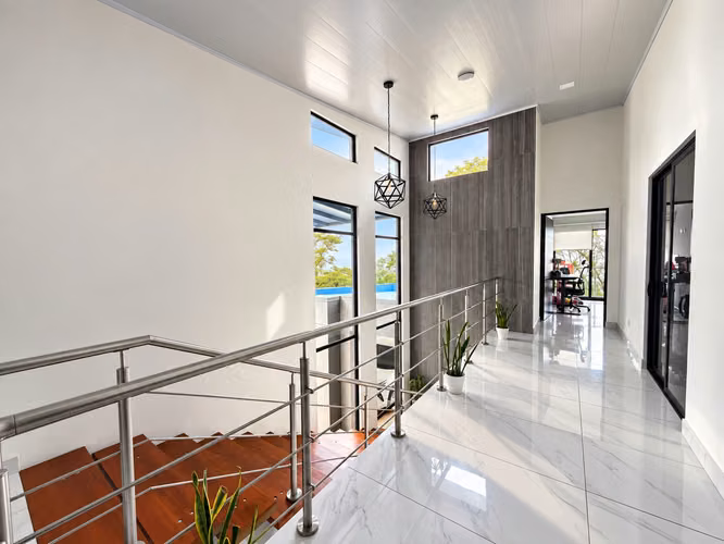 Venta de Casa Contemporánea con amplio terreno - Imagen 18