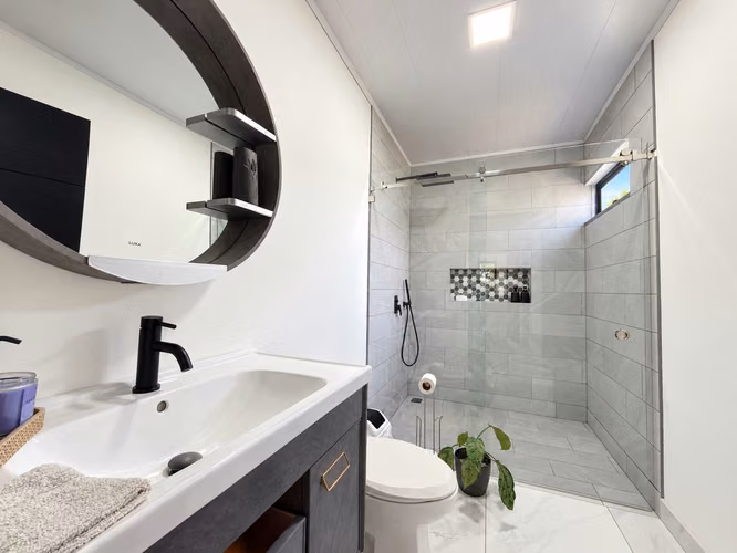 Venta de Casa Contemporánea con amplio terreno - Imagen 8