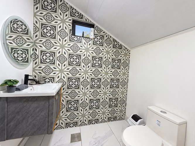 Venta de Casa Contemporánea con amplio terreno - Imagen 9