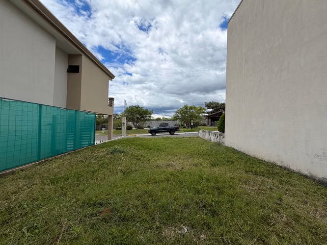 LOTE DE 164M2 EN CONDOMINIO SANTA RITA / Cerca Automercado - Imagen 4