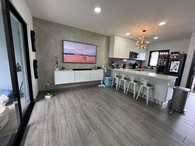 Venta de Oportunidad Casa en Condominio con acabados de lujo - Imagen 4