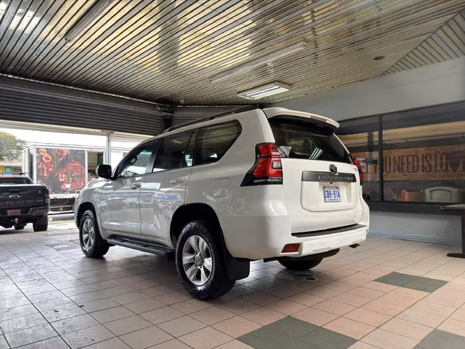 2024 Toyota Land Cruiser Prado. - Imagen 6