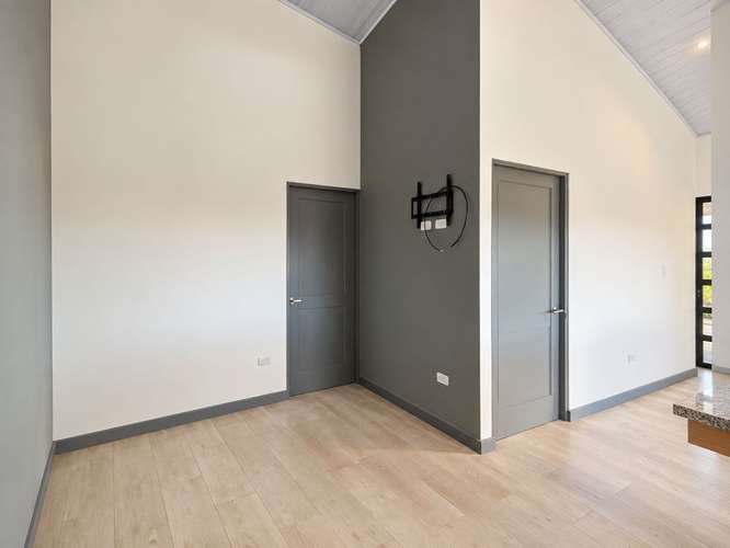 Venta de propiedad estiló loft con apartamento en San Isidro Heredia  - Imagen 16