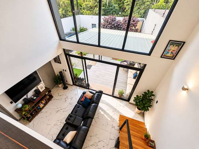 Venta de propiedad estiló loft con apartamento en San Isidro Heredia  - Imagen 4