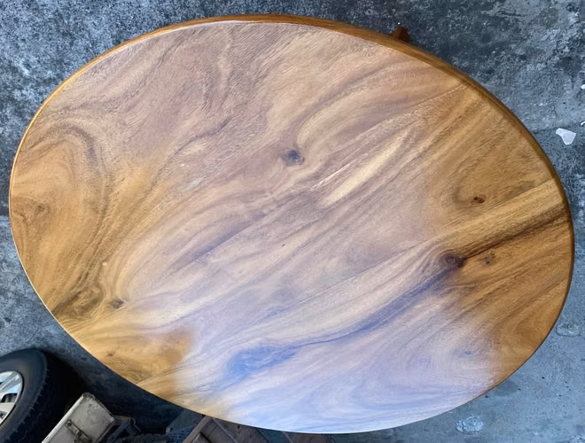 Comedor table No chairs