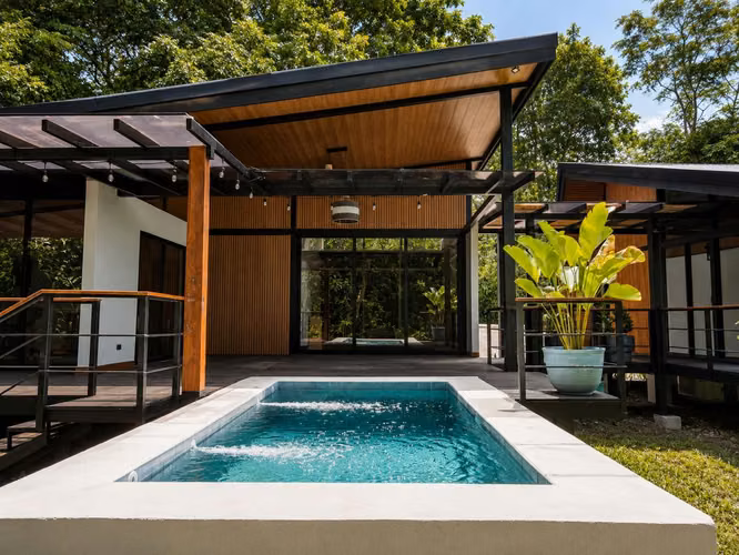 Descubra su propio refugio tropical privado en la costa caribeña de Costa Rica.