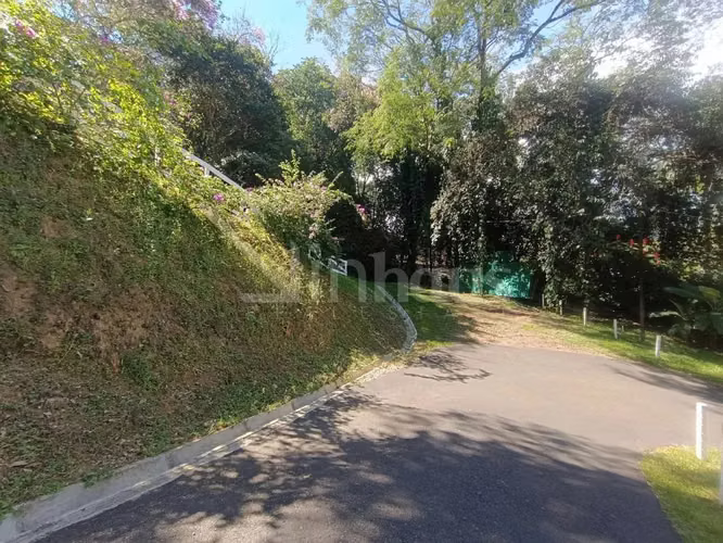 Venta de lote de uso mixto en excelente ubicación en Ciudad Colón  - Imagen 4