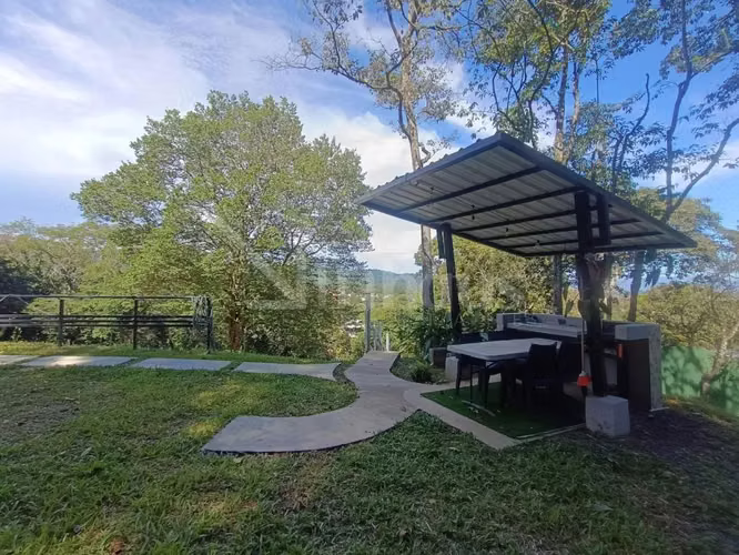 Venta de lote de uso mixto en excelente ubicación en Ciudad Colón  - Imagen 9